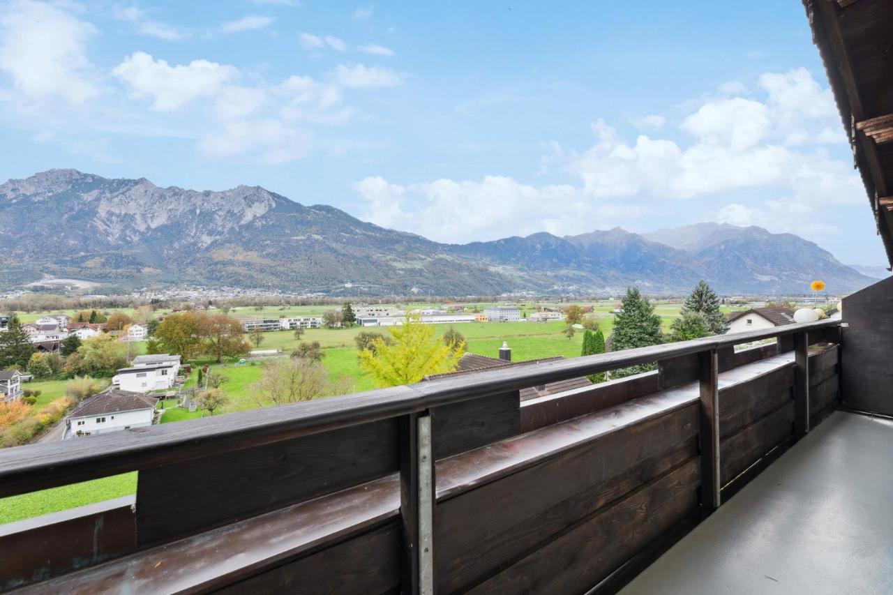 Sonniges Apartment Mit Traumhaftem Bergblick Buchs  Exteriör bild